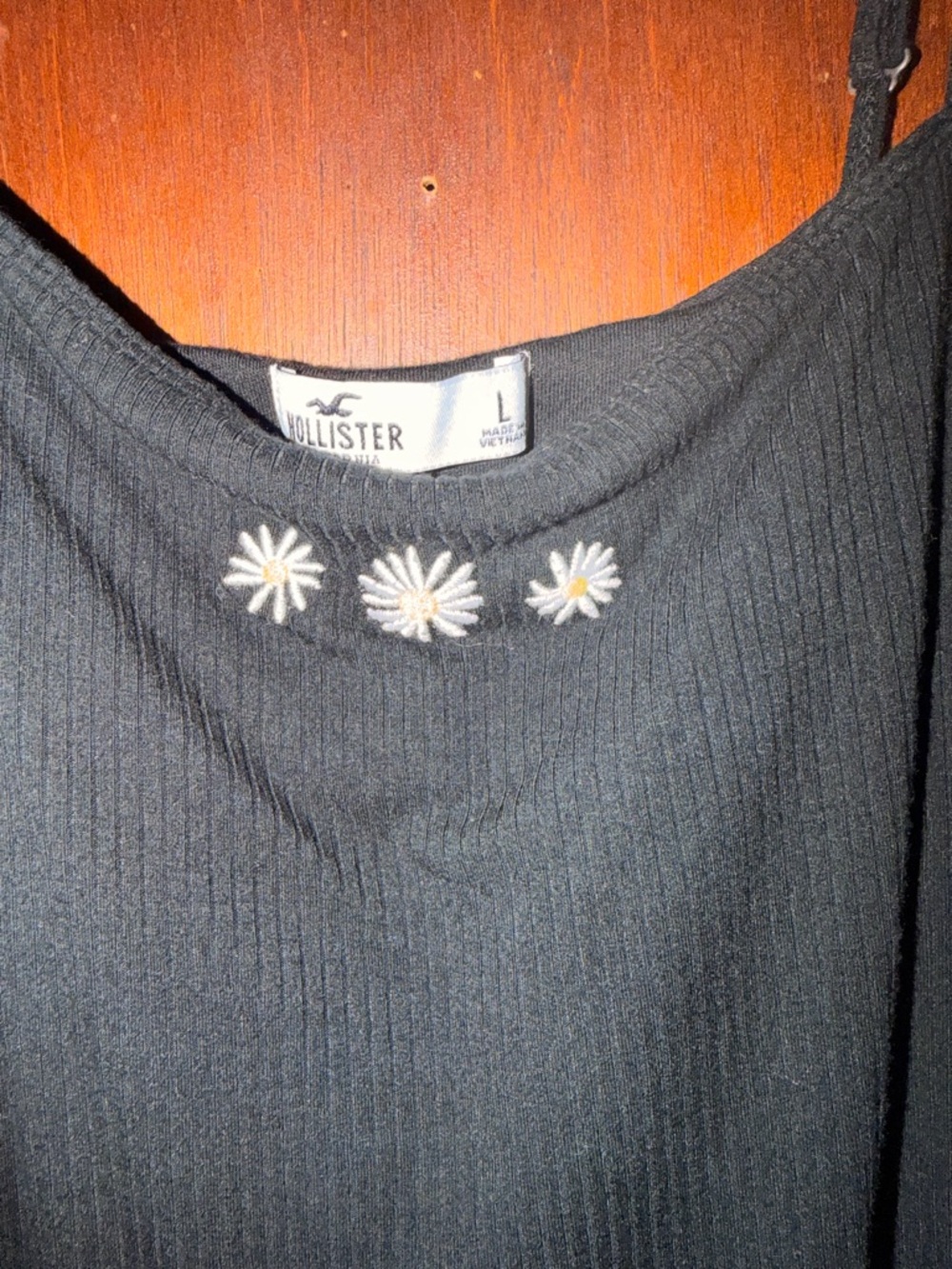 Hollister Black Ribbed Tank with White Daisy Embroidery - Picture 3 of 4